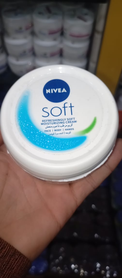 NIVEA Soft: Refreshingly Soft Moisturizing Cream - An Intensive and Lightweight Solution for All-Day Hydration
