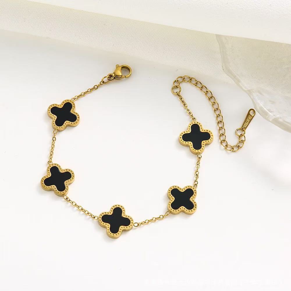 Clover Bracelet – Stainless Steel Elegant Minimalist Design