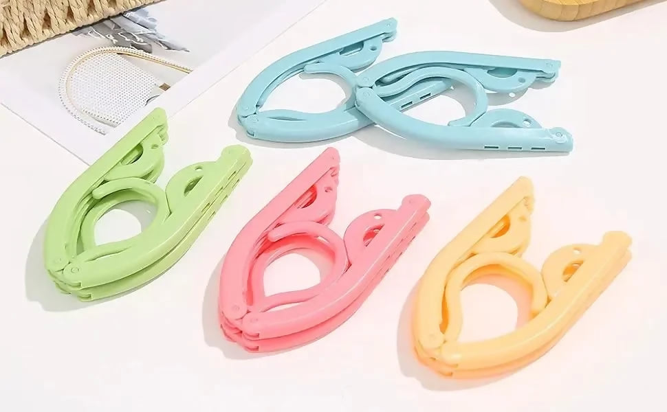 1 Pc foldable traveling hanger (random color)