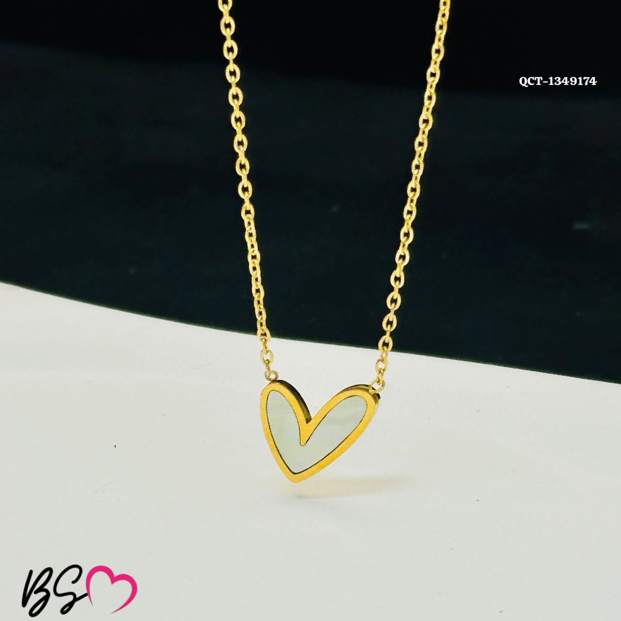 QCT-174 Mini Heart Stainless Steel Necklace – Elegant Women’s Pendant