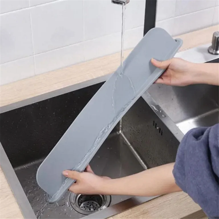 Silicone Sink Splash Guard, 14-Inch Suction Cup Kitchen Water Protector
