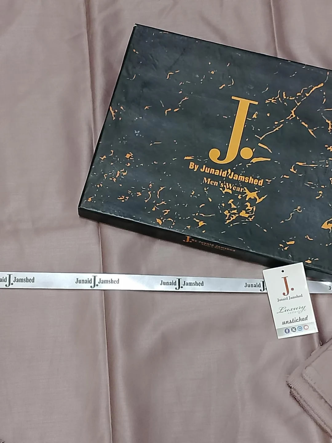 Men’s Unstitched Wash And Wear Plain Suit