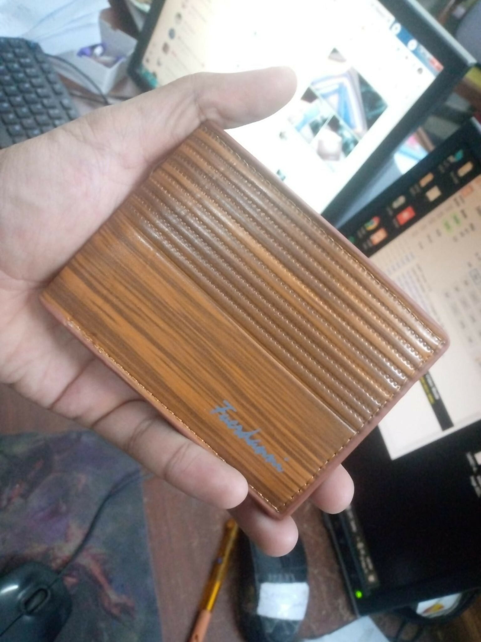 Fuerdanni Luxury Classic Bifold Wallet