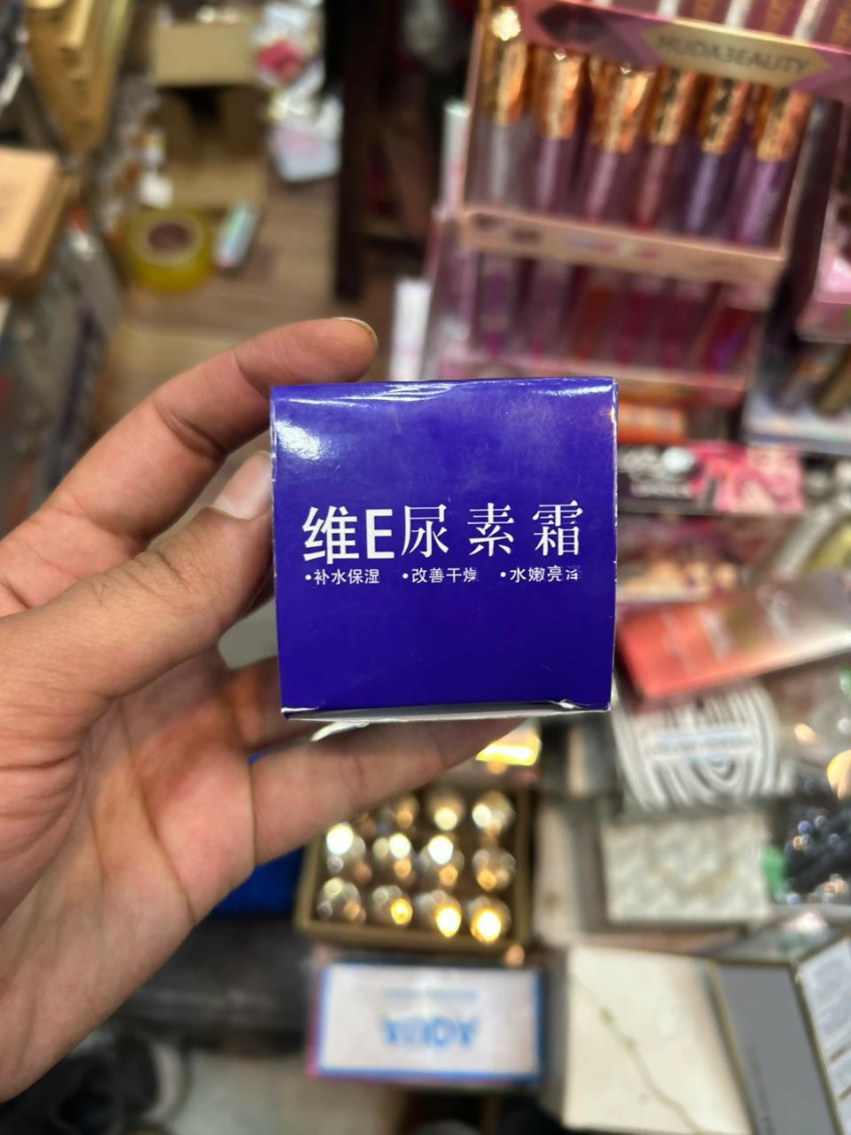 The Anti-Freckle Whitening Facial Serum (30ml) is specially formulated to target freckles, dark spots, and uneven skin tone. Its brightening ingredients help reduce pigmentation, restore clarity, and promote a radiant complexion. Lightweight and fast-abso