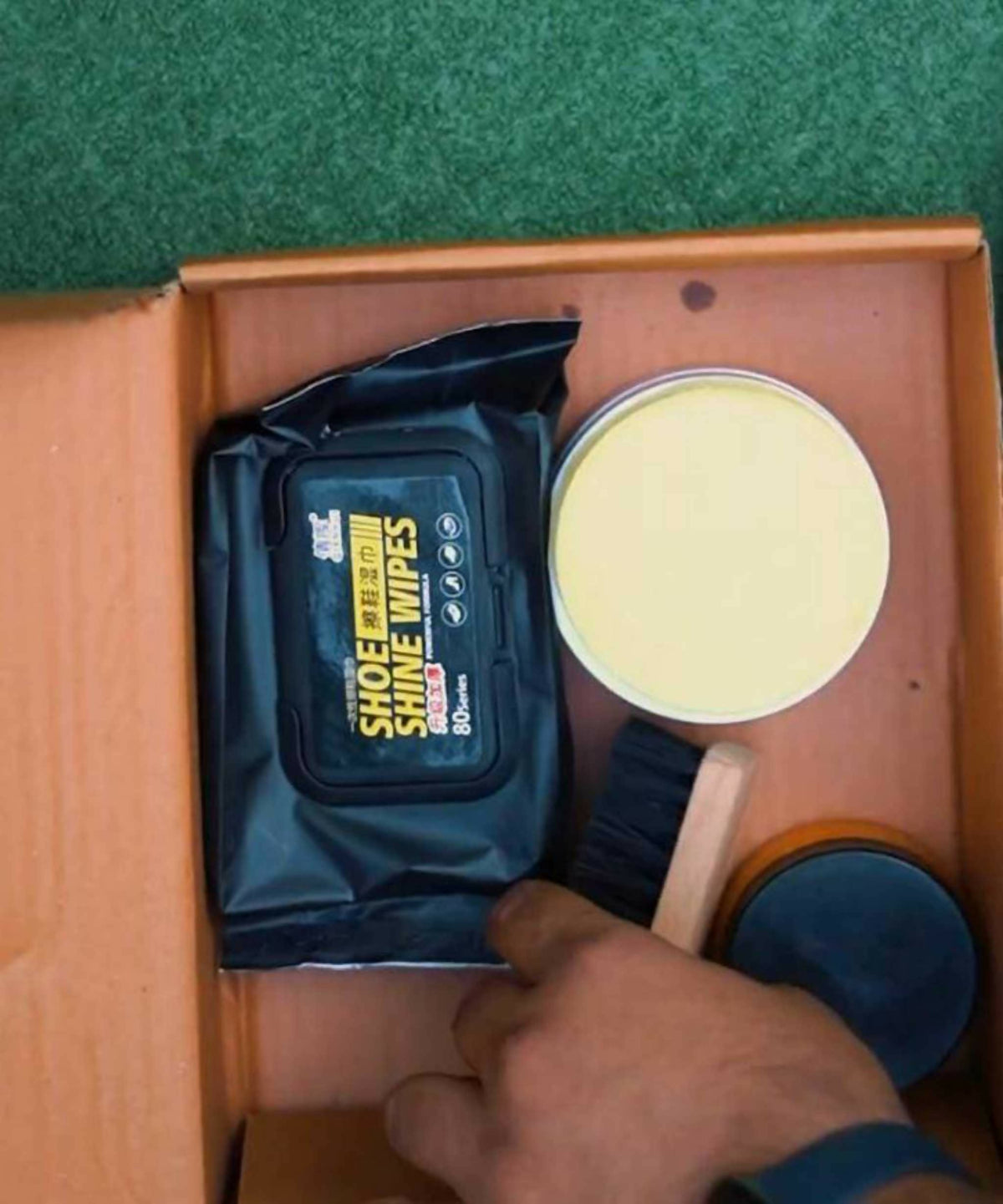 HHH Shoe Cleaning Kit – Quick Shine Shoe Cleaner for Everyday Footwear Care