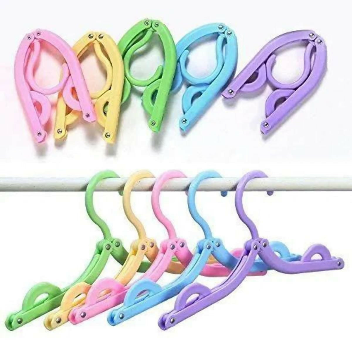 1 Pc foldable traveling hanger (random color)