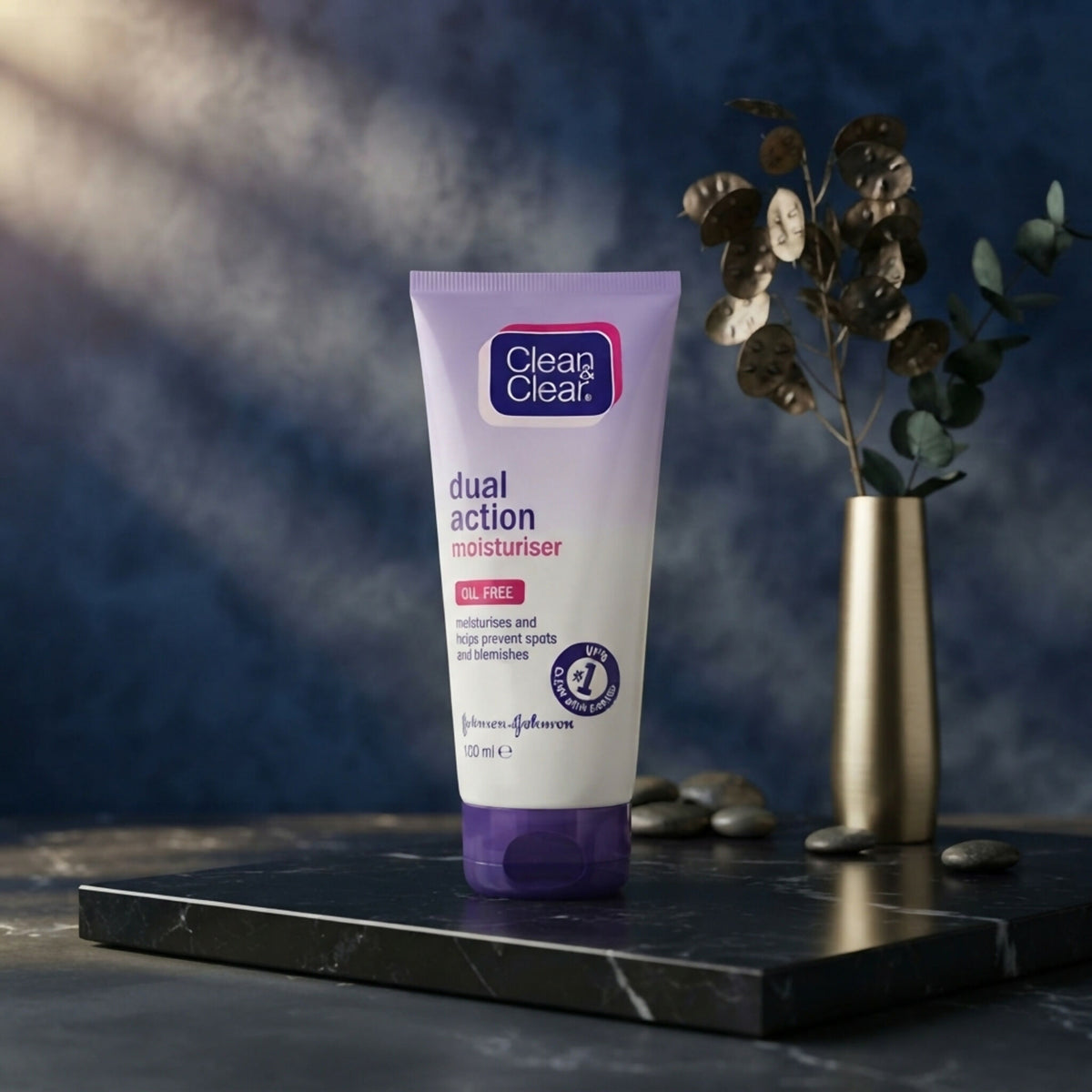 Clean And Clear Dual Action Moisturizer 100ml Oil Free Spot Fighting Formula Hydrating Daily Skincare For Smooth Clear Skin
