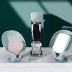 Leaf-Shape Self-Draining Soap Holder – Decorative 45° Slanted Hydraulic Soap Dish with Suction Base (Random Color)