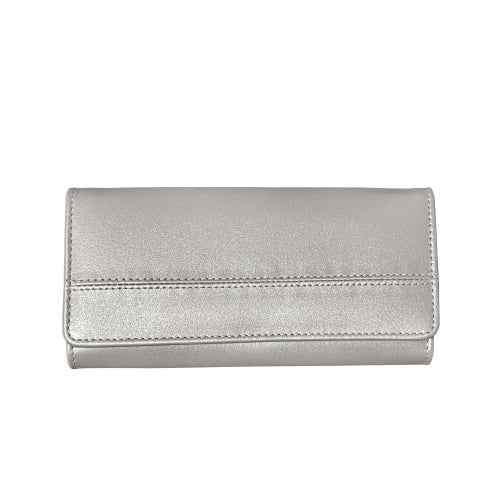 Nuvina silver clutch – elegant metallic leather accessory for women’s night out