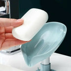 Leaf-Shape Self-Draining Soap Holder – Decorative 45° Slanted Hydraulic Soap Dish with Suction Base (Random Color)