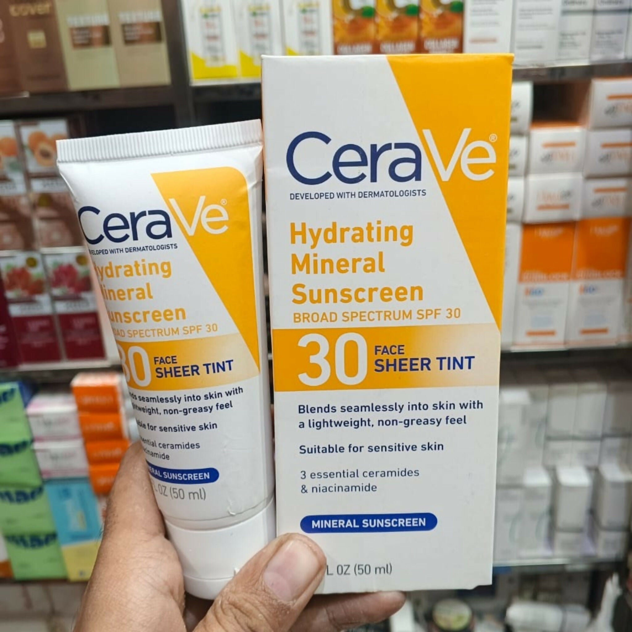 CeraVe Hydrating Mineral Sunscreen SPF 50 | Broad Spectrum UV Protection with Hyaluronic Acid & Ceramides – 50ml