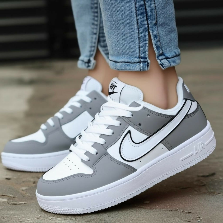 Ladies Comfortable Sneakers