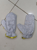 Heavy-Duty Silver Heat-Resistant Oven Mitts – Maximum Protection Pair