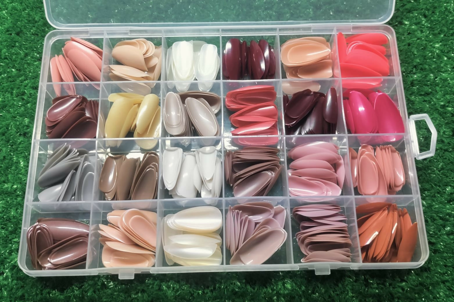 Reusable Fake Nails with Box – Beautiful Variety of Colors | Best Fake Nails For Girls ( Random Color Nails) – Pack Of 144