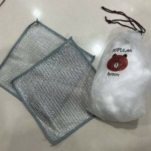 Combo Deal – 2 Pcs Metal Wire Cleaning Cloths with 1 Bear Design Food Cover Packet