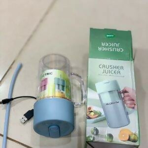 Portable Mini Crusher Juicer – USB Rechargeable Electric Juice Cup with Straw & Handle for Fresh Shakes and Smoothies