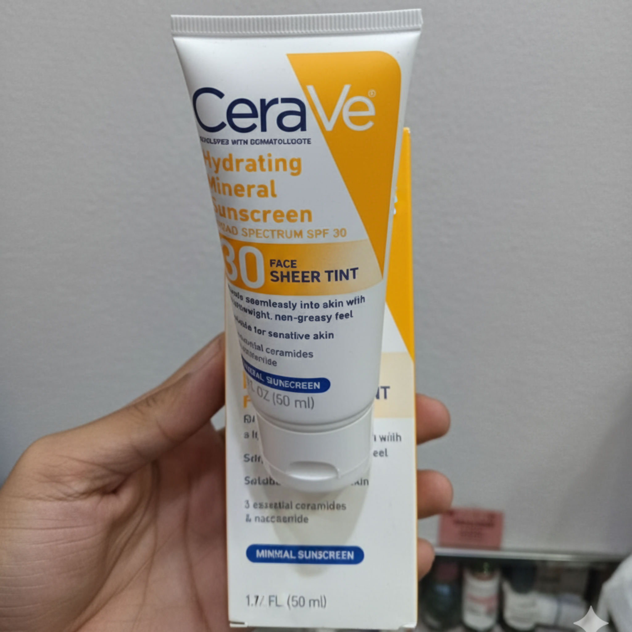 CeraVe Hydrating Mineral Sunscreen SPF 50 | Broad Spectrum UV Protection with Hyaluronic Acid & Ceramides – 50ml