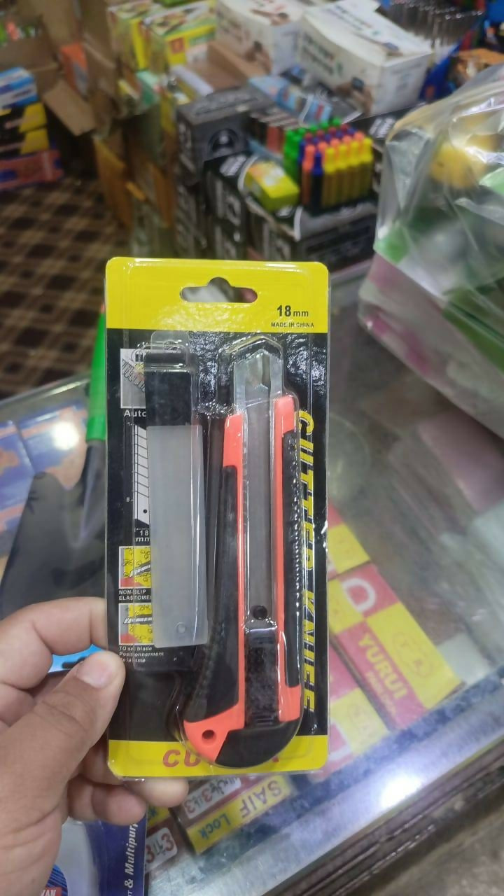 All Purpose Cutter Knife With 5 Extra Blades