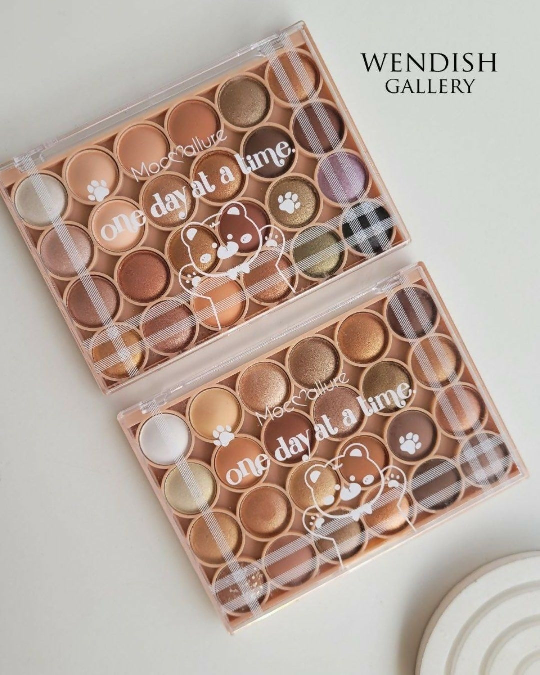 The Mocallure 24 Color Shiny Eyeshadow Palette