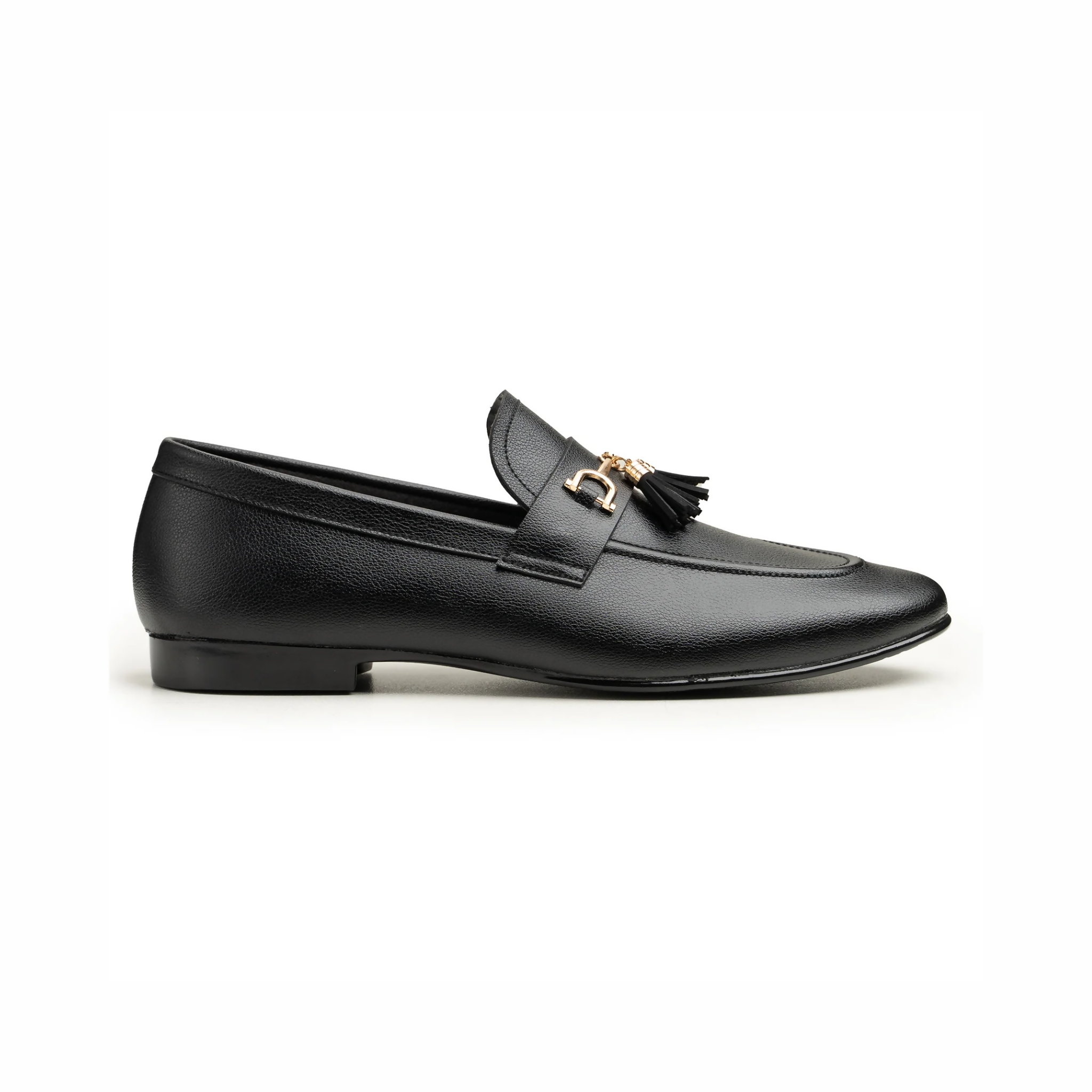 Shoes, High-Quality Soles Contribute to Versatility & Functionality, for All Seasons