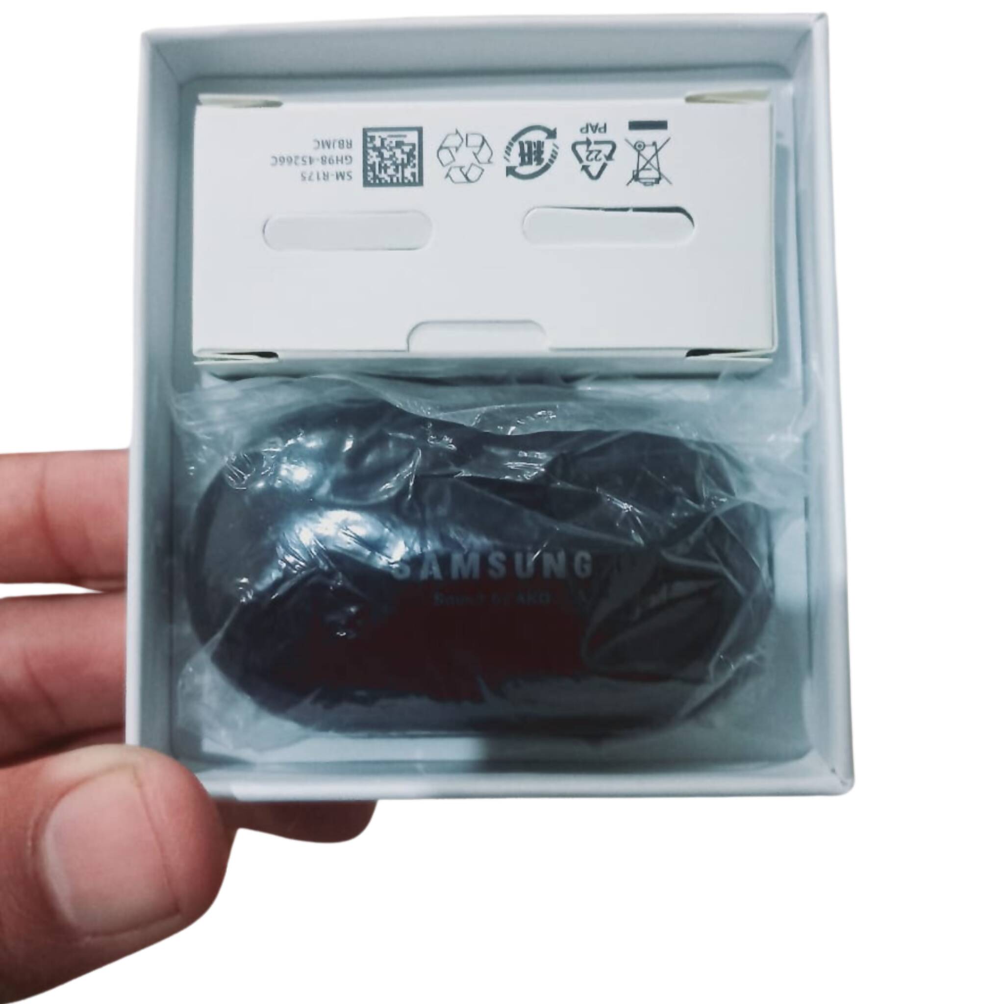 Galaxy Buds, Clear Voice, 11hrs Playtime, AKG Sound – Action