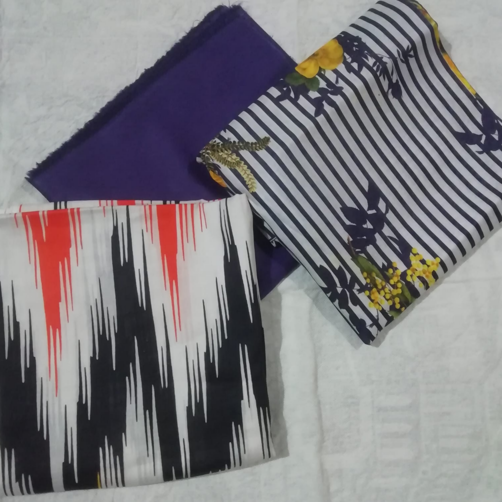 Digital Printed Lawn 3PCS, Vibrant & Stylish Ensemble, for Every Occasion